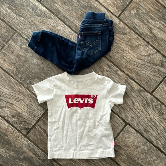 Levi’s toddler baby bundle lot jogger jeans T-shirt top 💙 - Picture 2 of 6